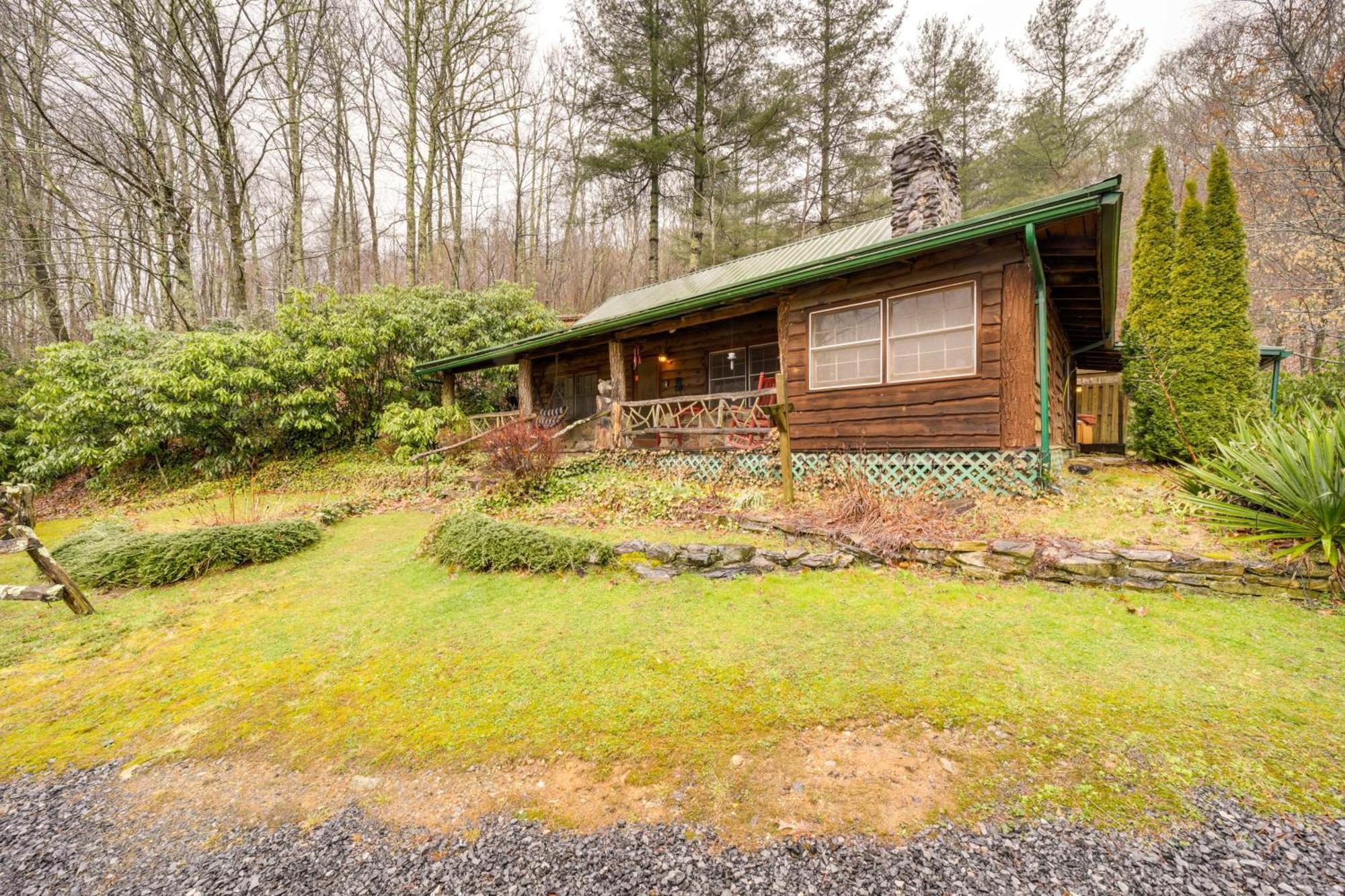 Rustic Maggie Valley Cabin With Mountain Views! Exterior foto