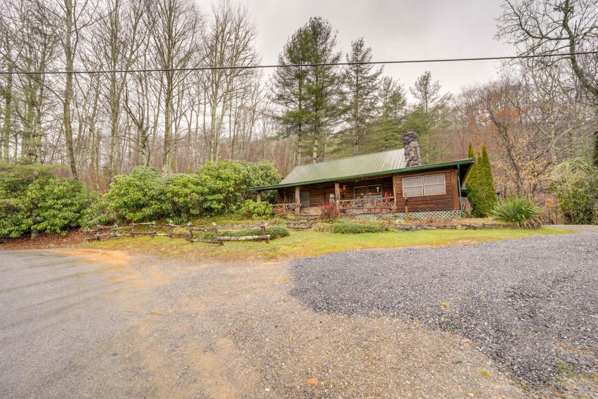 Rustic Maggie Valley Cabin With Mountain Views! Exterior foto